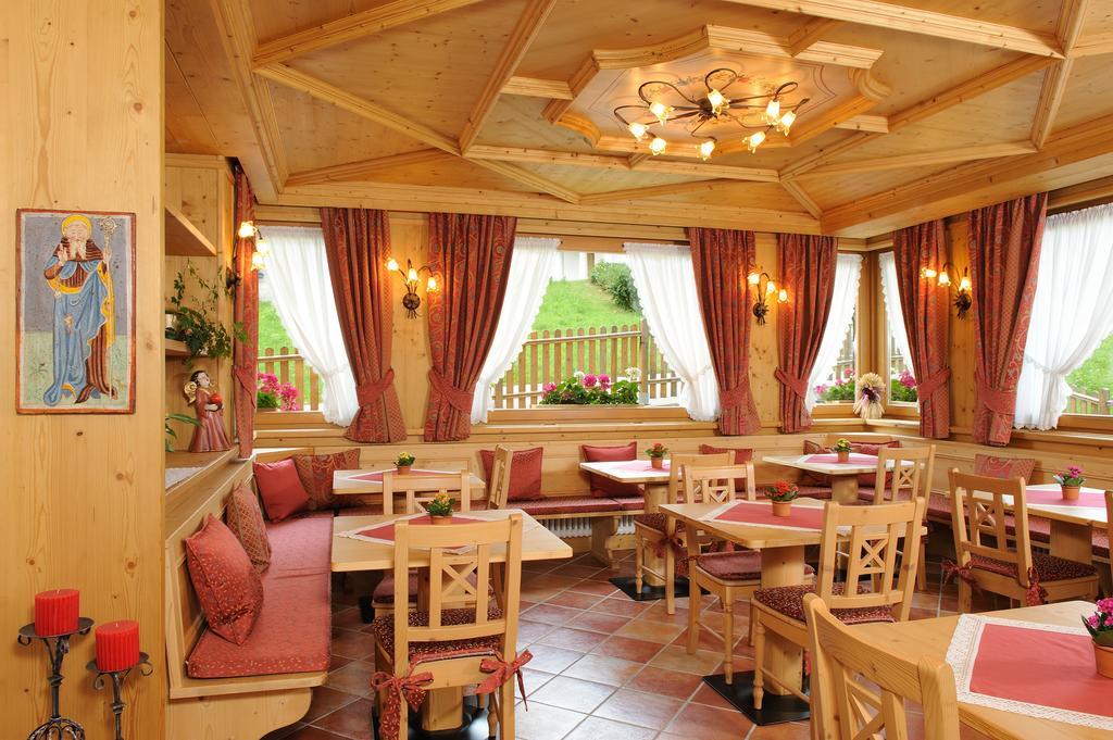 Hotel Garni La Soldanella มาดอนนาดีกัมปิโญ ภายนอก รูปภาพ