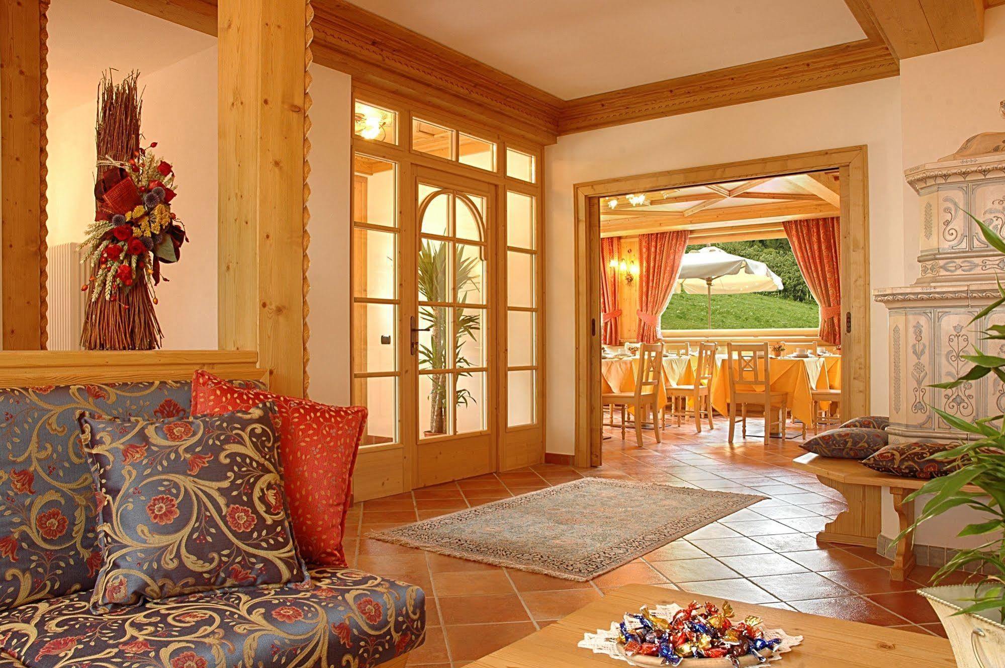 Hotel Garni La Soldanella มาดอนนาดีกัมปิโญ ภายนอก รูปภาพ